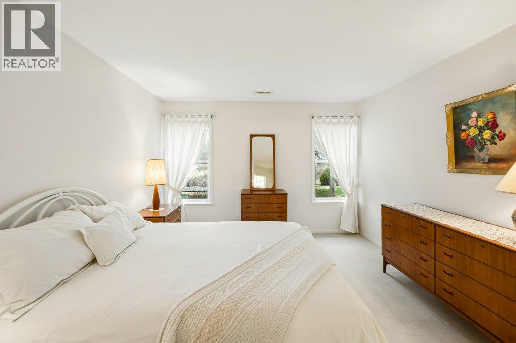 6514 Meadows Drive Unit# 4, Oliver