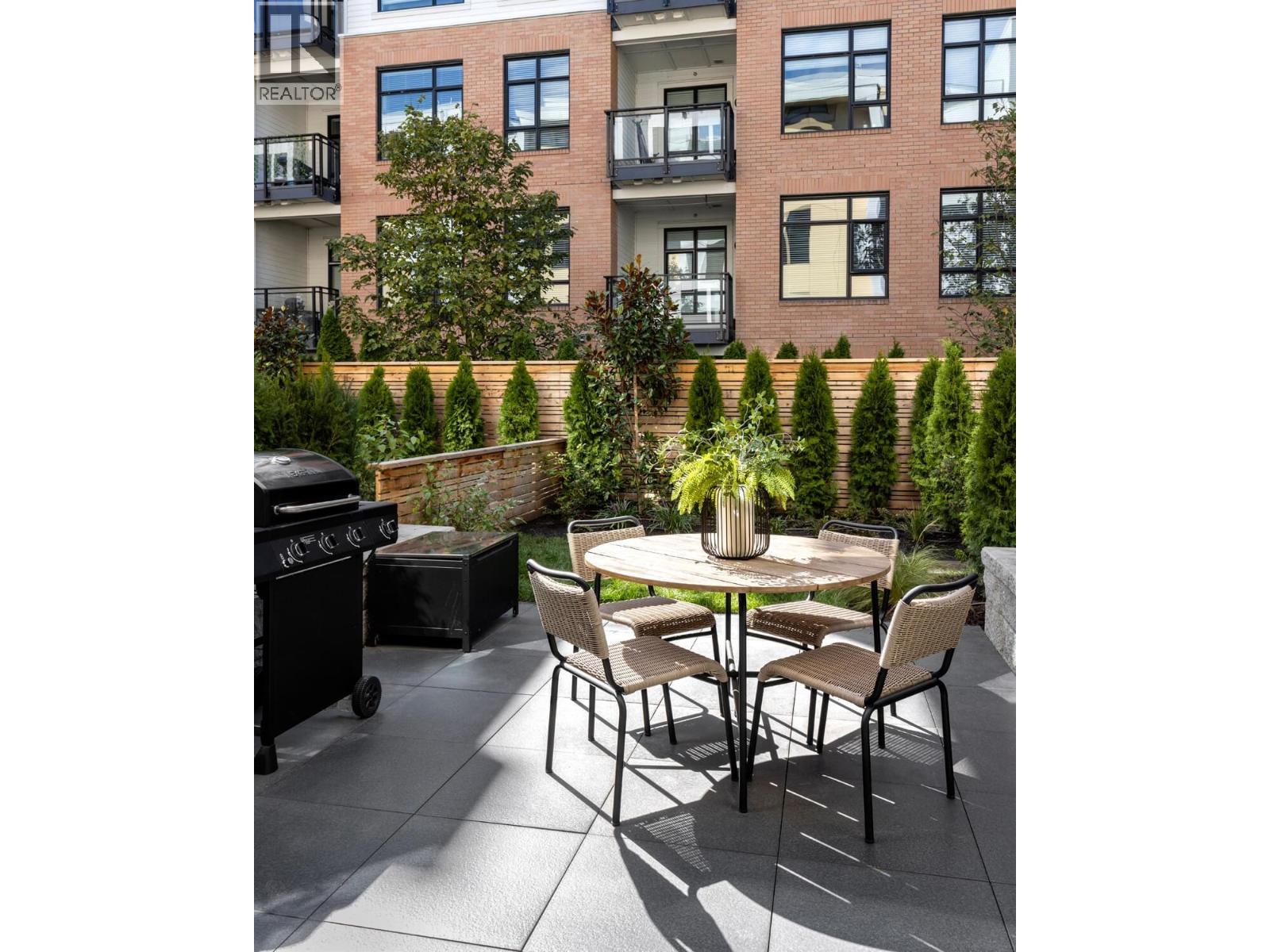 121 310 SALTER STREET, New Westminster