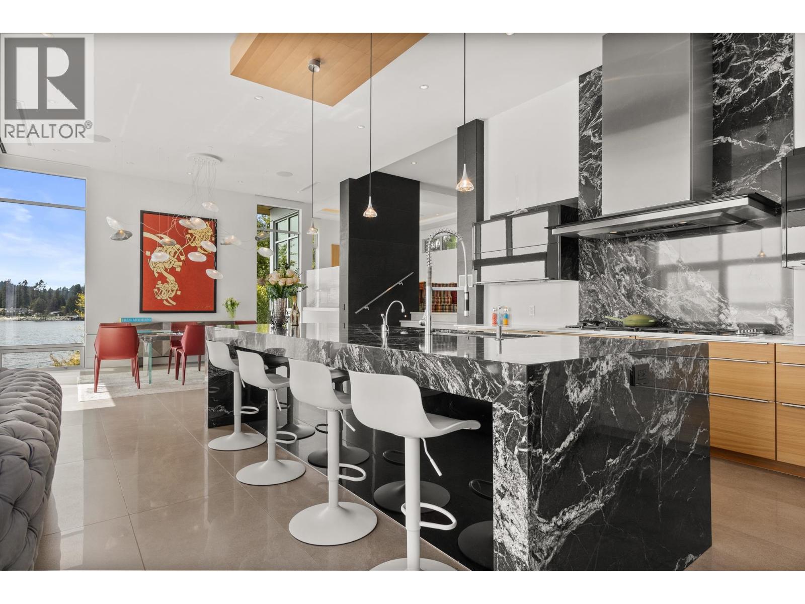 3906 MARINE DRIVE, West Vancouver