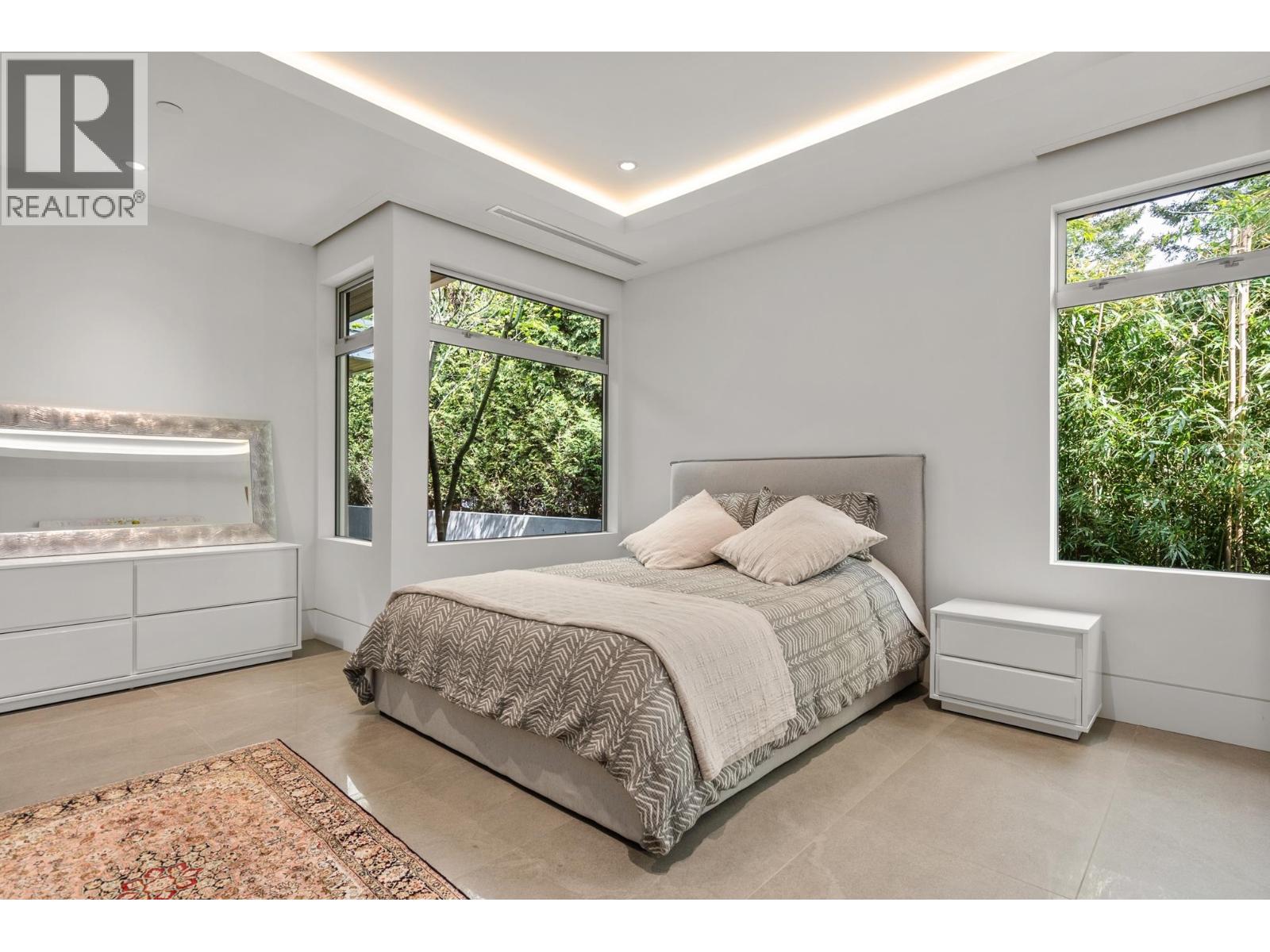 3906 MARINE DRIVE, West Vancouver