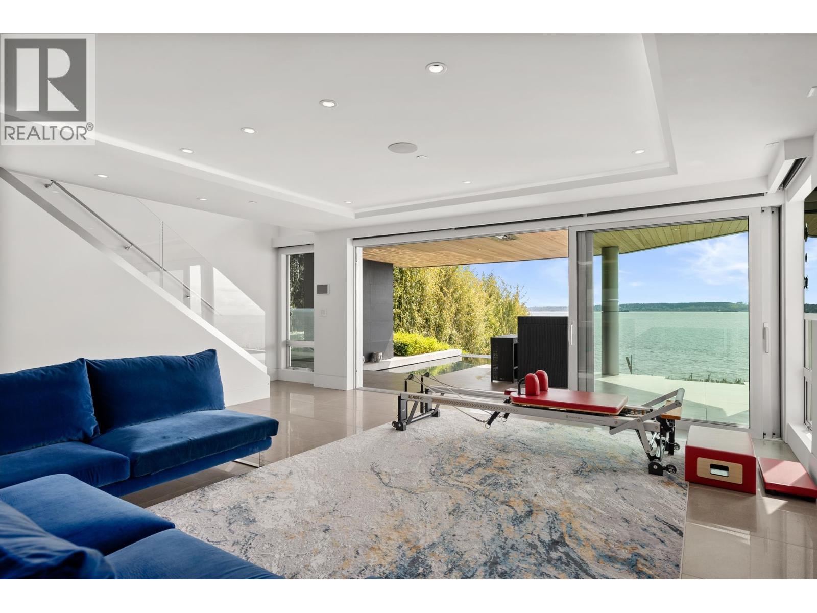 3906 MARINE DRIVE, West Vancouver