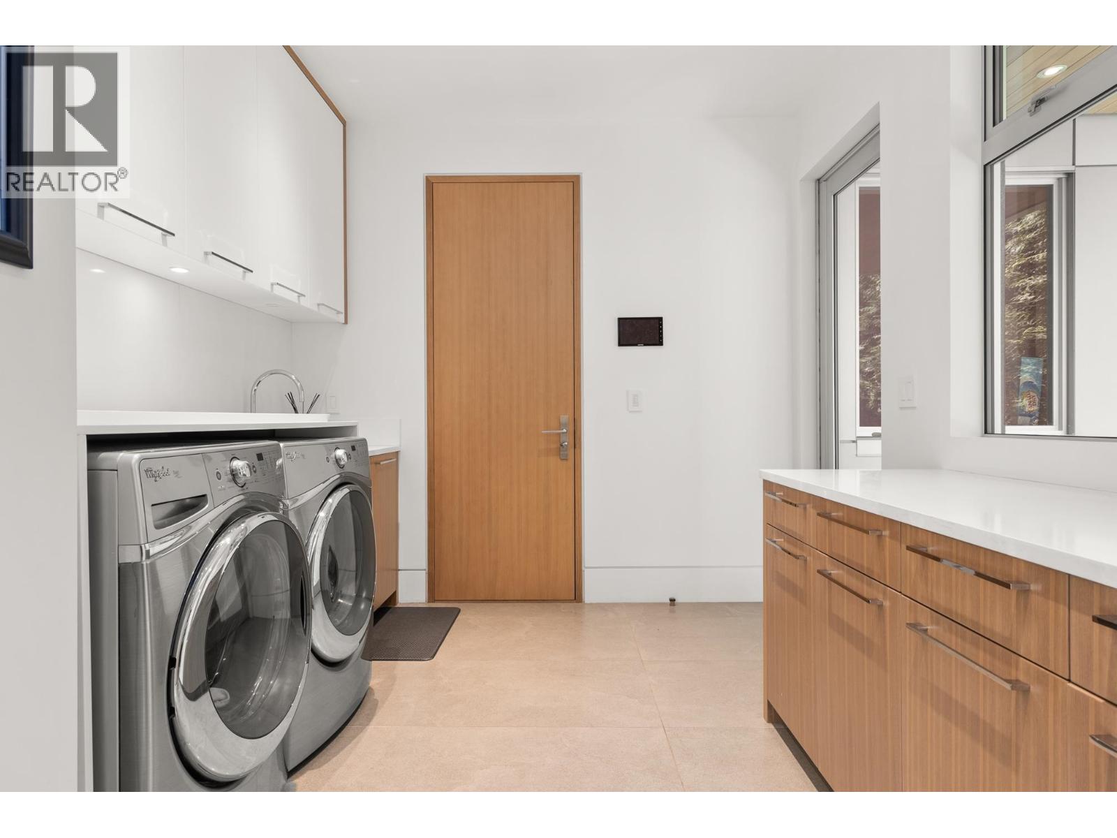 3906 MARINE DRIVE, West Vancouver