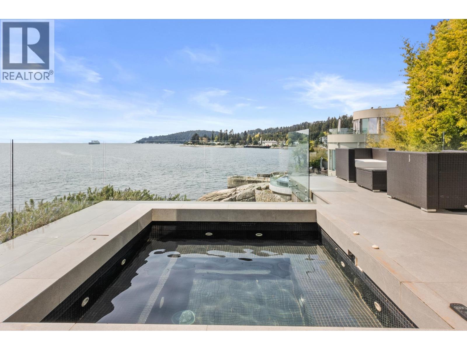 3906 MARINE DRIVE, West Vancouver