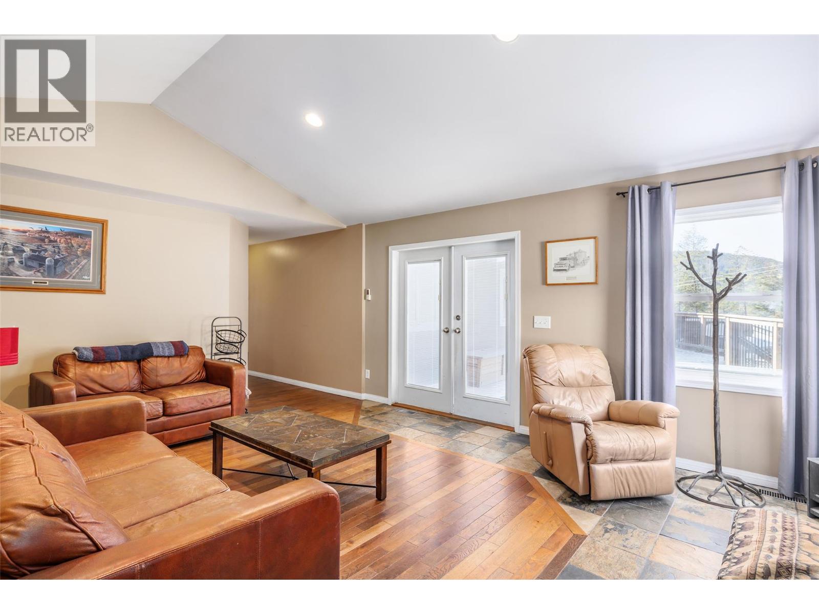  7992 Falcon Ridge Crescent, Kelowna