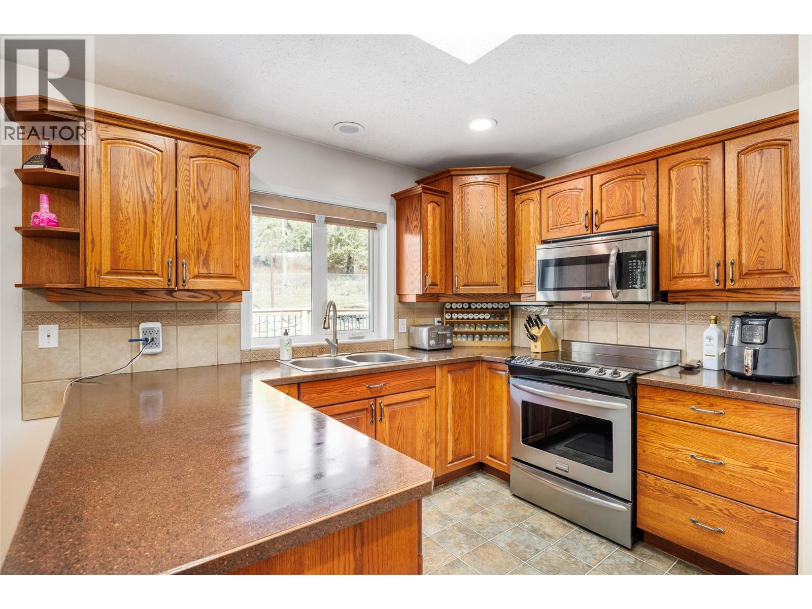  7992 Falcon Ridge Crescent, Kelowna