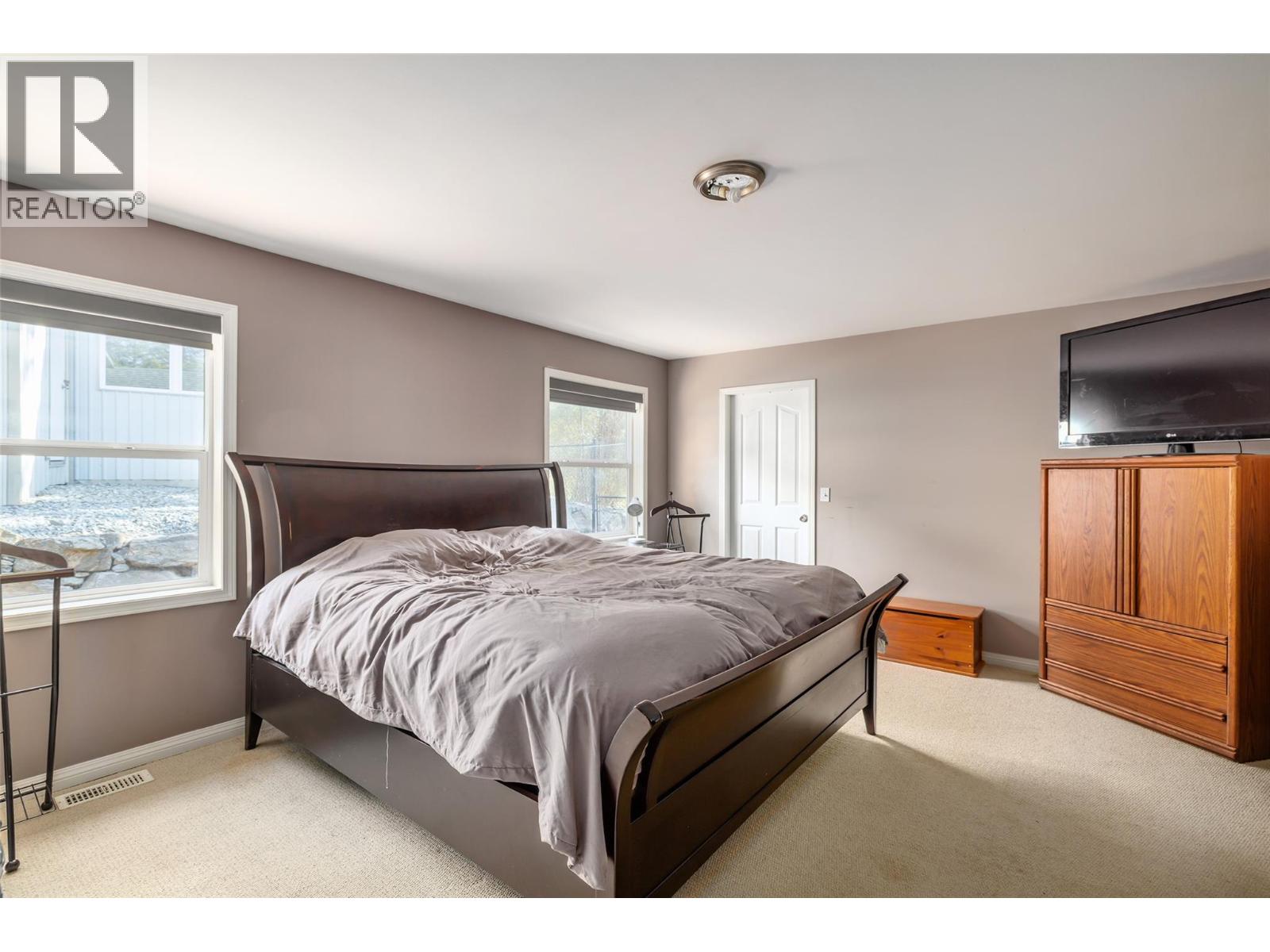  7992 Falcon Ridge Crescent, Kelowna