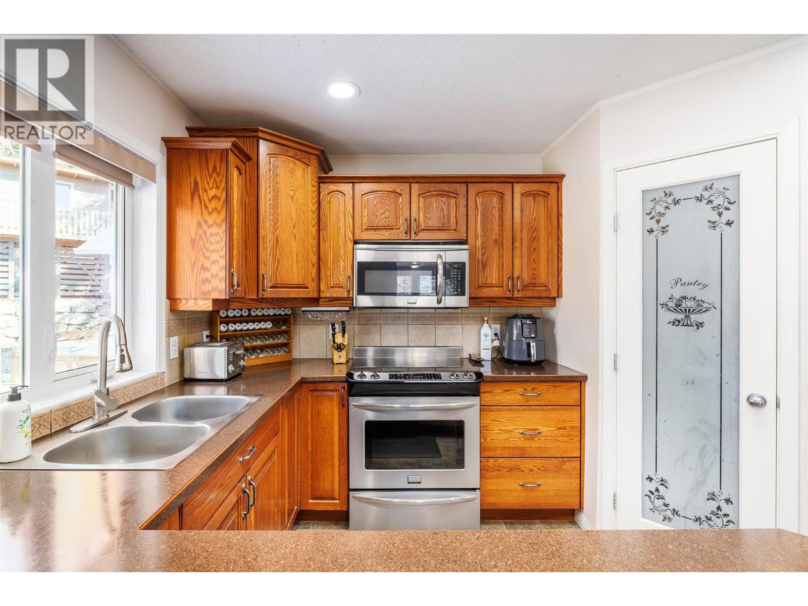  7992 Falcon Ridge Crescent, Kelowna