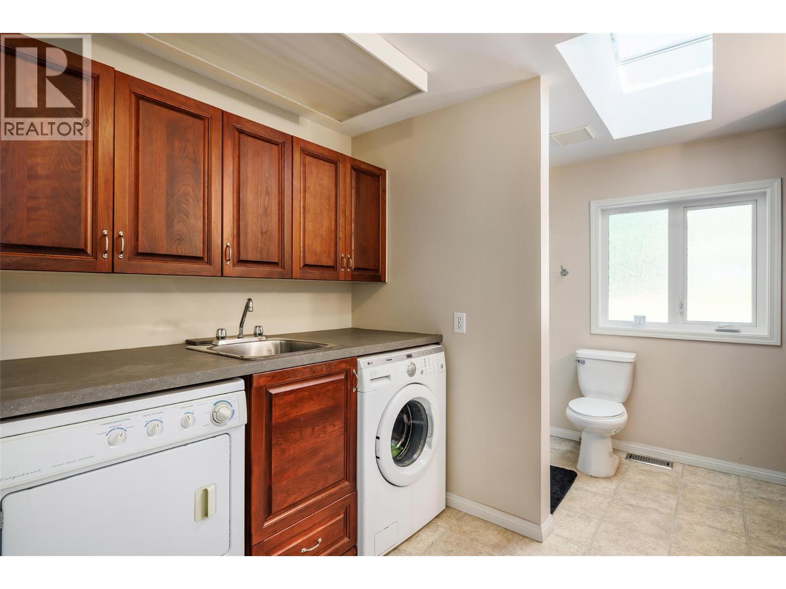  7992 Falcon Ridge Crescent, Kelowna