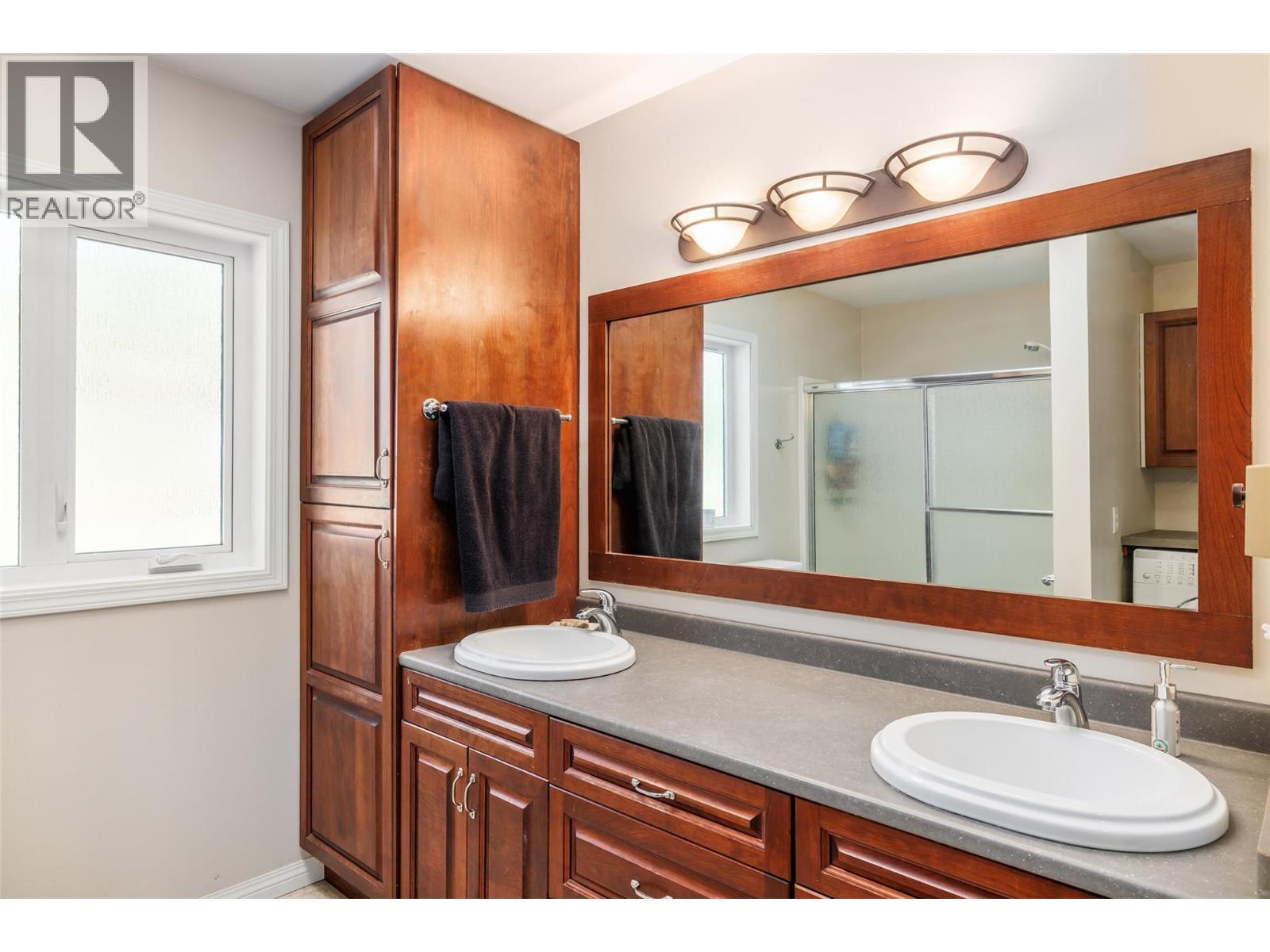  7992 Falcon Ridge Crescent, Kelowna