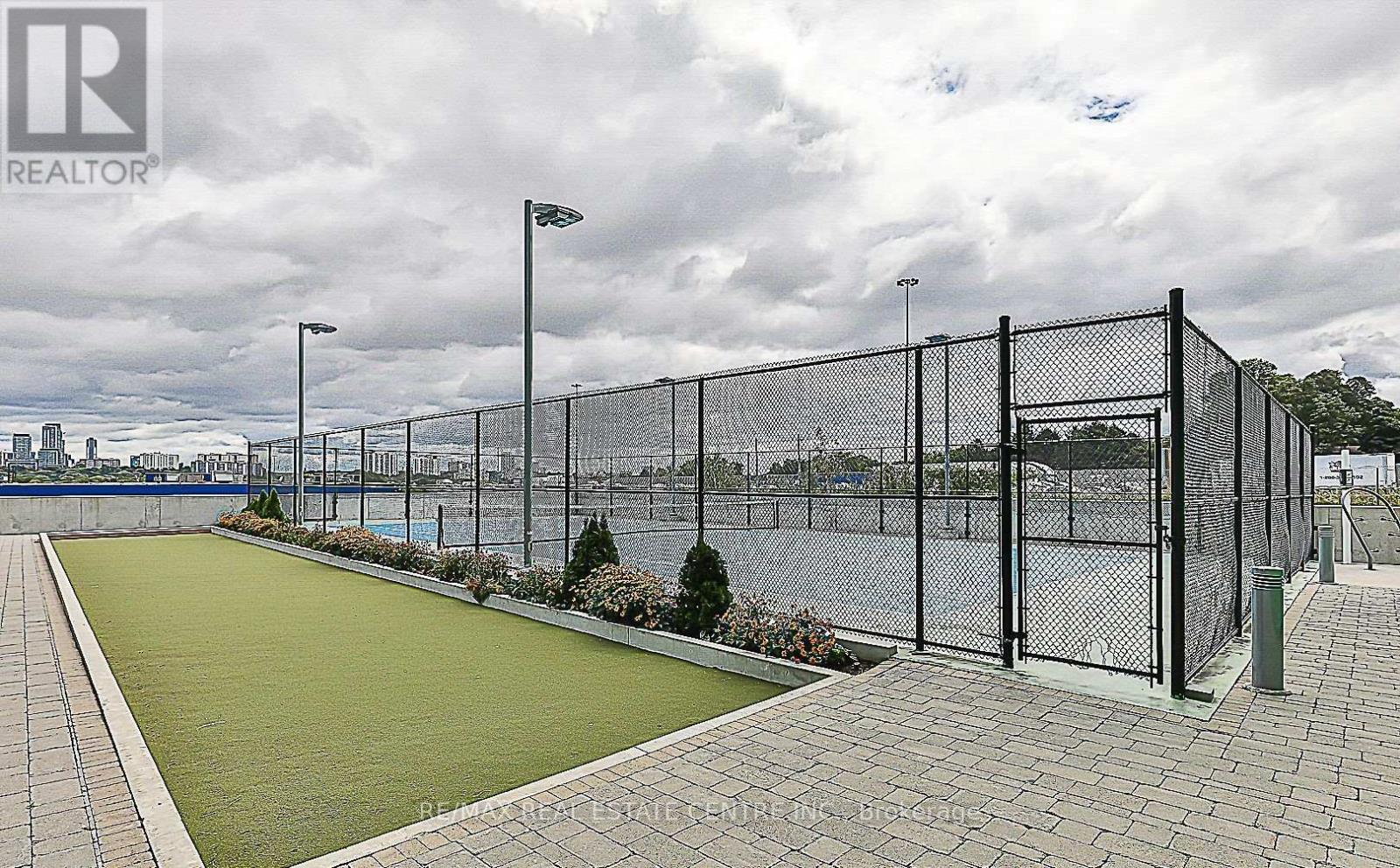 #310 25 MCMAHON DRIVE - 17