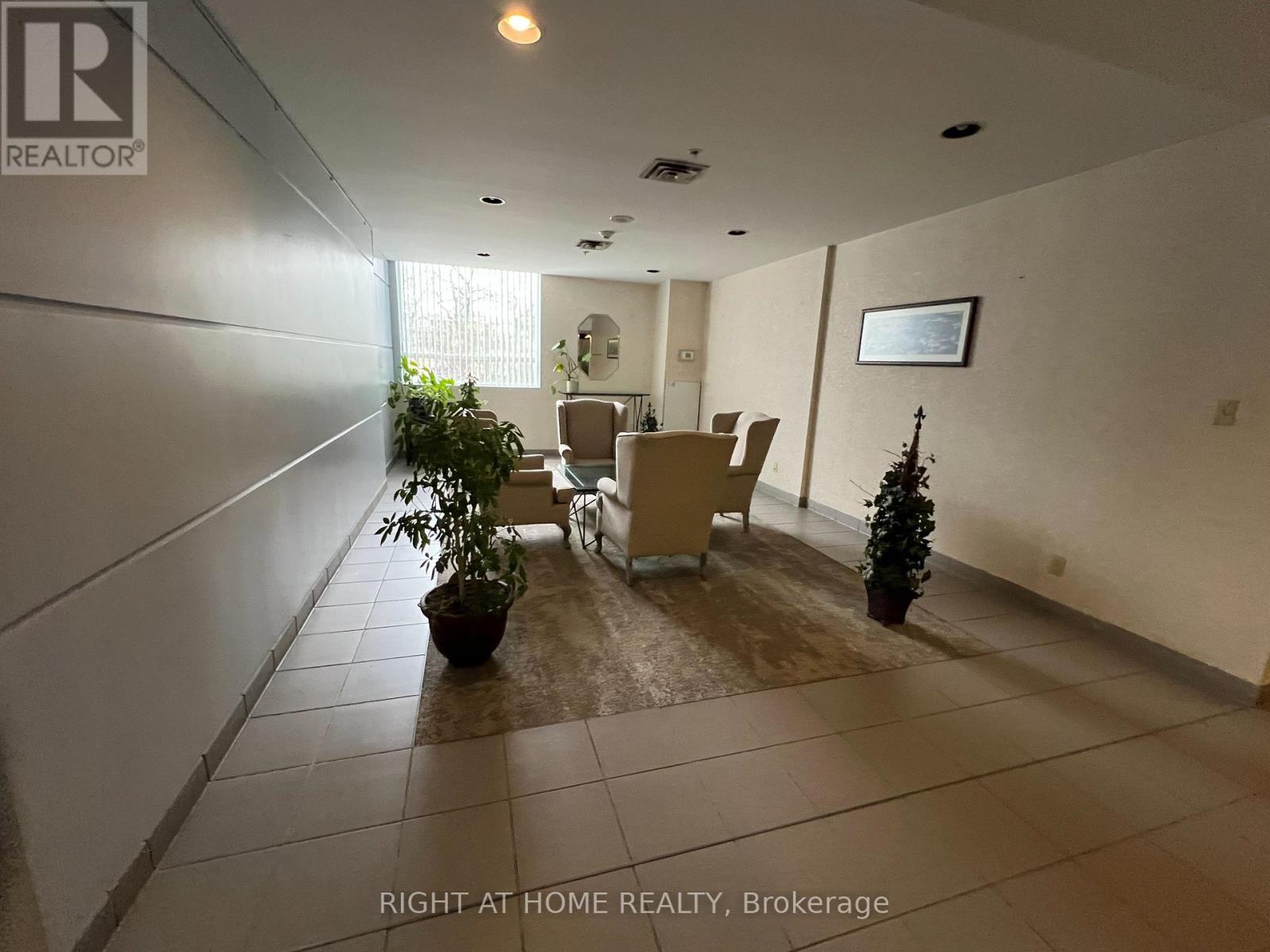 #706 90 DALE AVENUE - 6