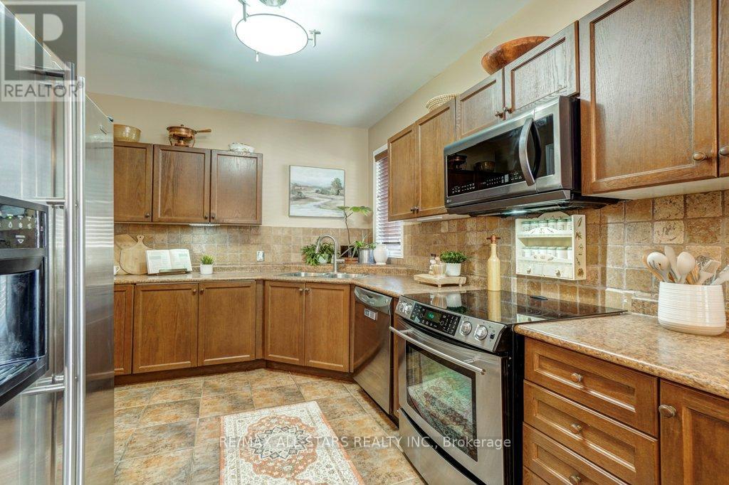 32 OAKSIDE DRIVE - 10