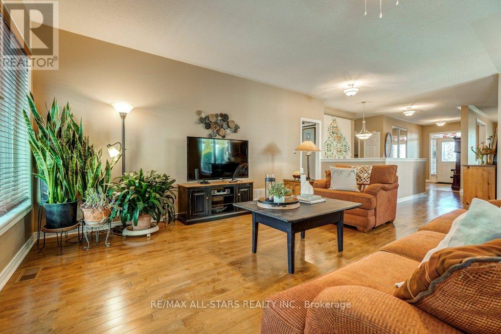 32 OAKSIDE DRIVE - 16