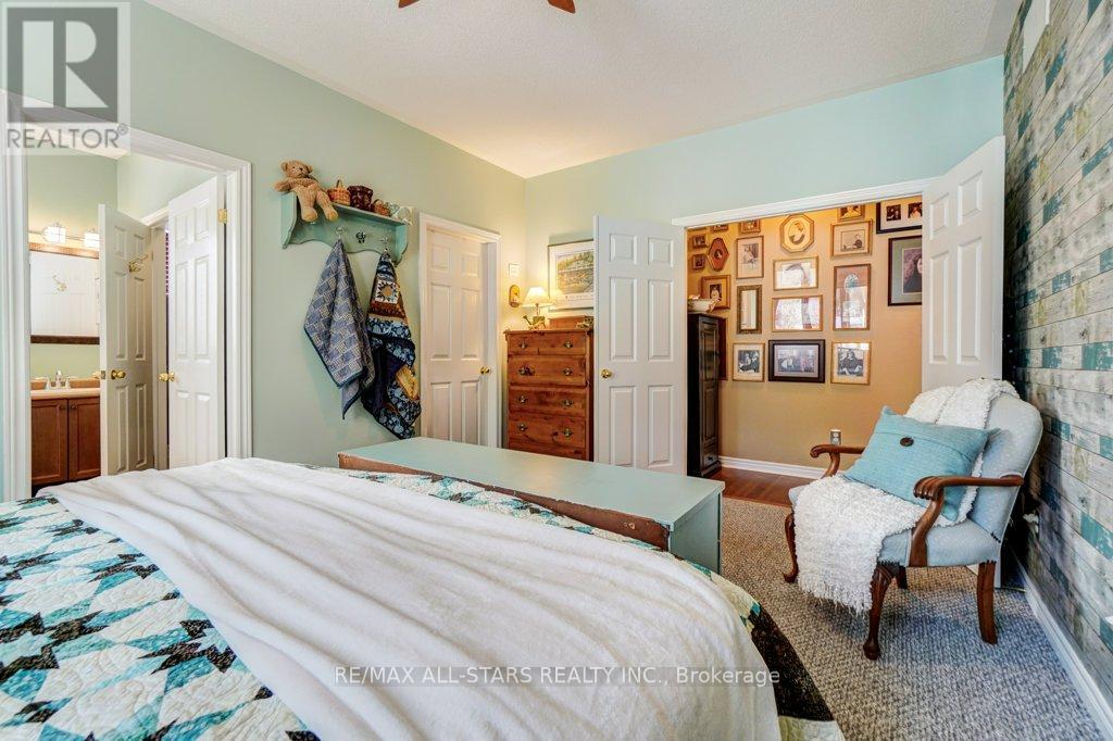 32 OAKSIDE DRIVE - 21