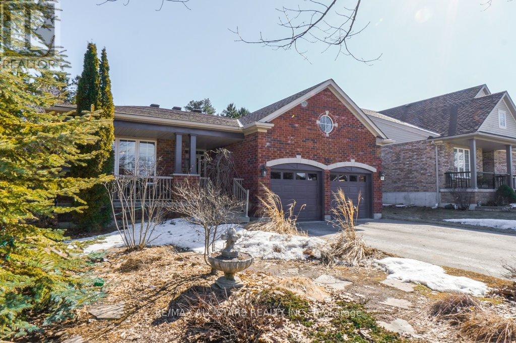 32 OAKSIDE DRIVE - 44