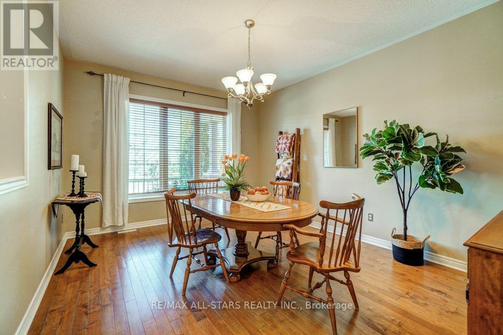 32 OAKSIDE DRIVE - 7