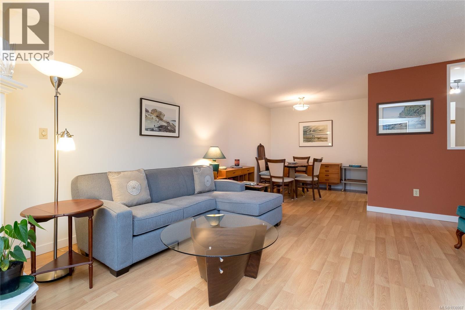 303 9900 Fifth St, Sidney