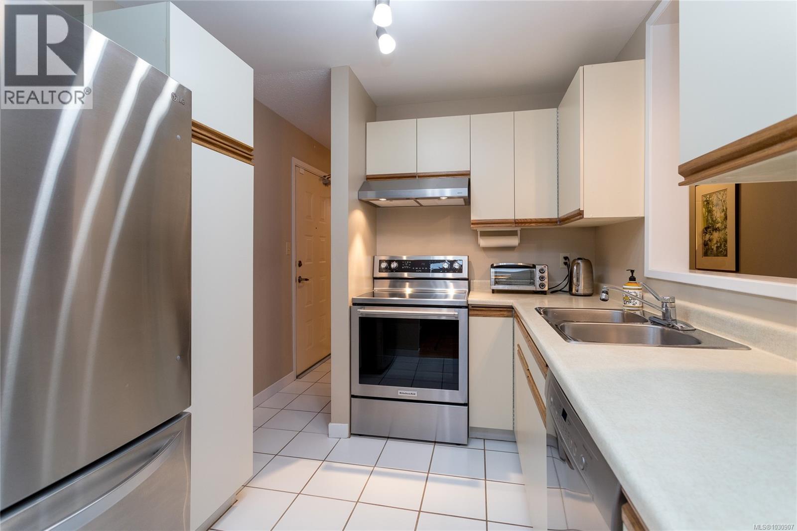 303 9900 Fifth St, Sidney