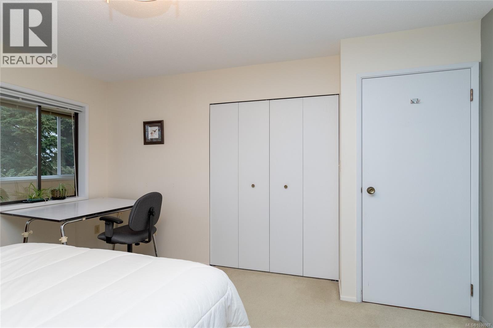 303 9900 Fifth St, Sidney