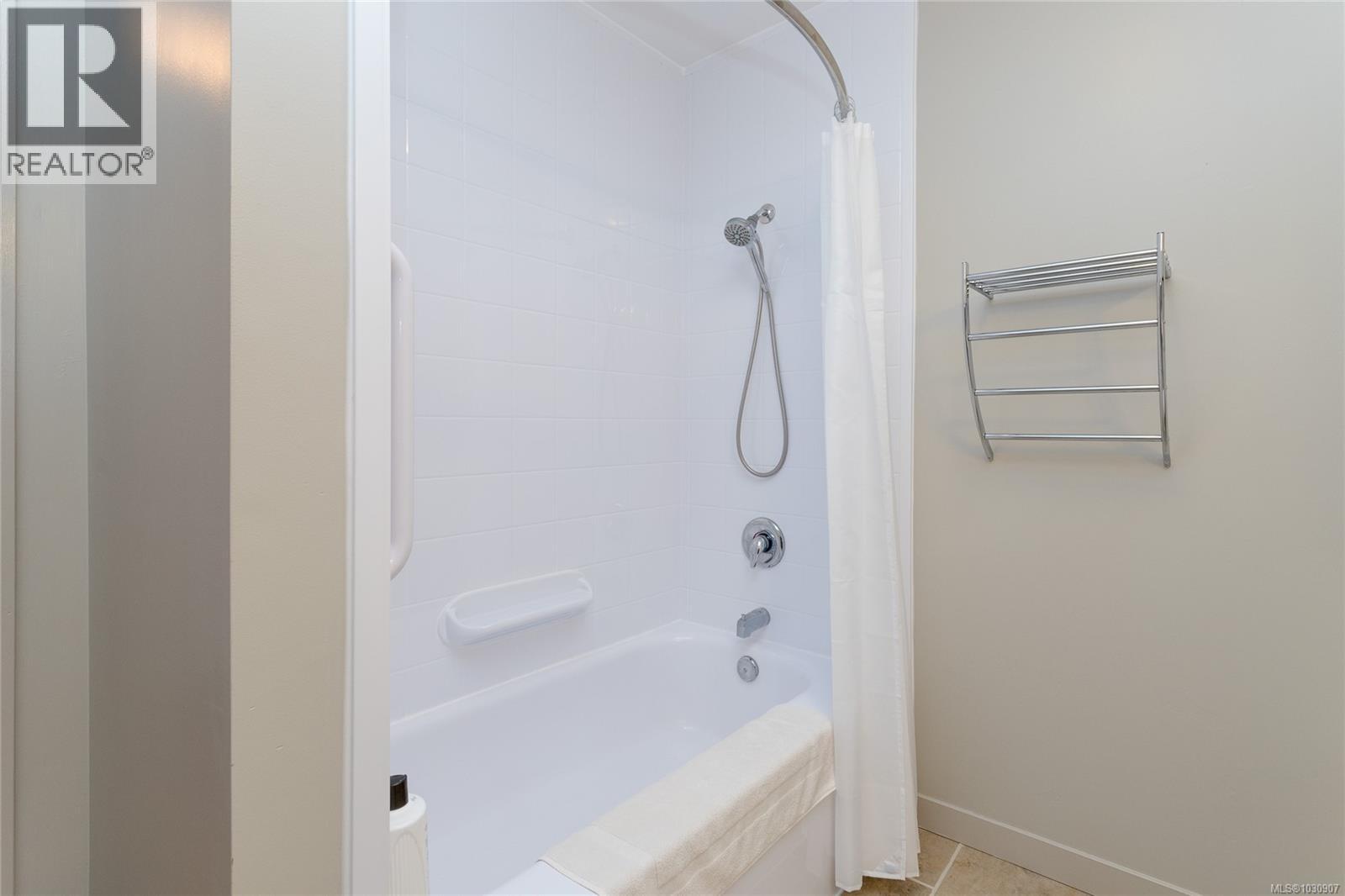 303 9900 Fifth St, Sidney