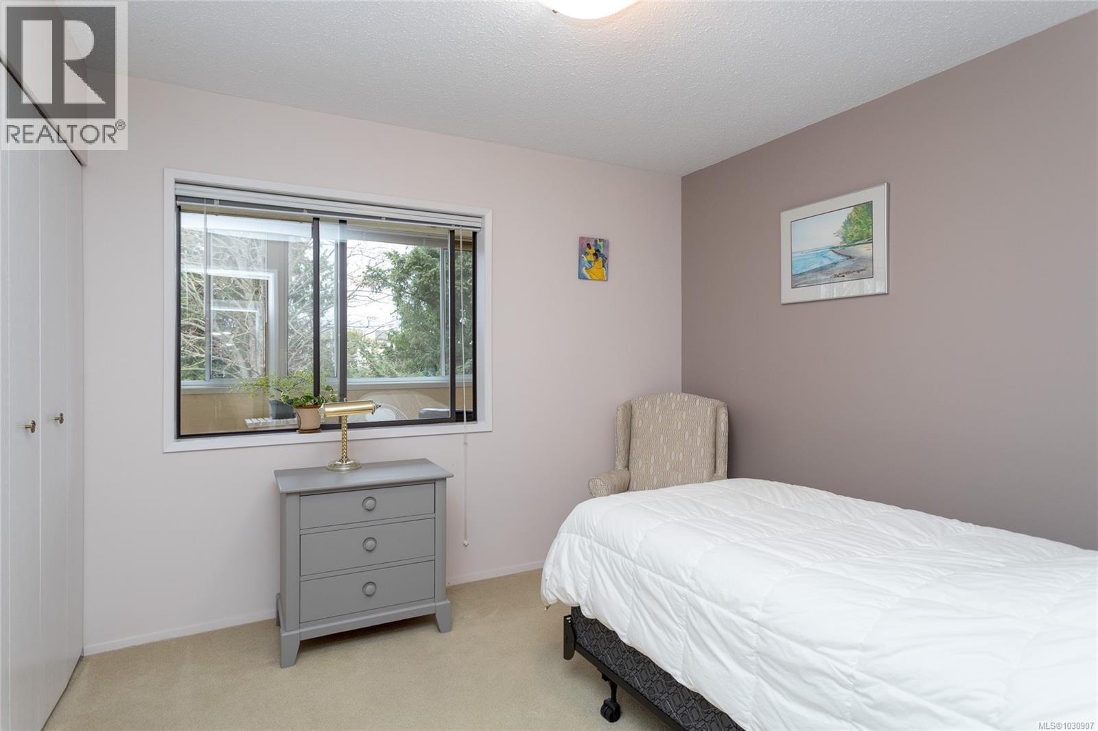 303 9900 Fifth St, Sidney