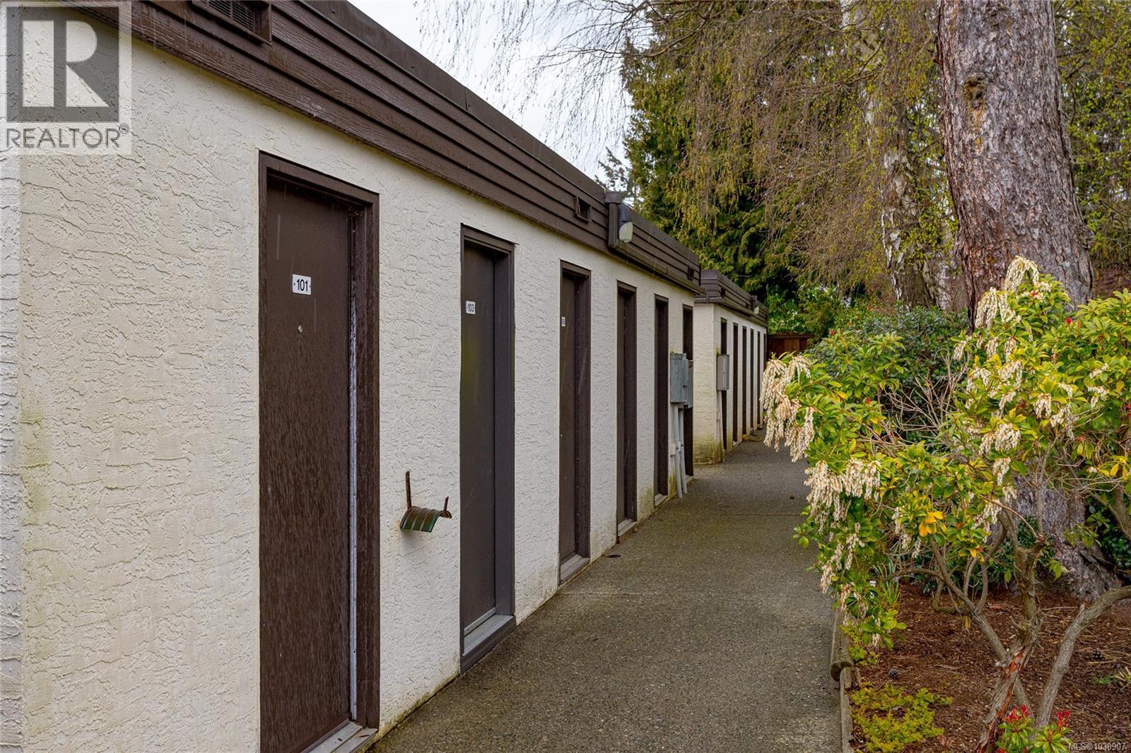 303 9900 Fifth St, Sidney