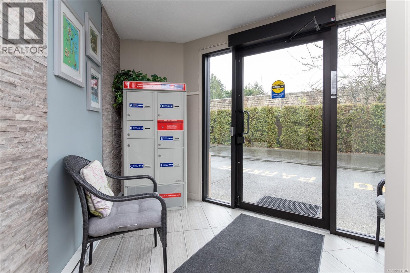 303 9900 Fifth St, Sidney