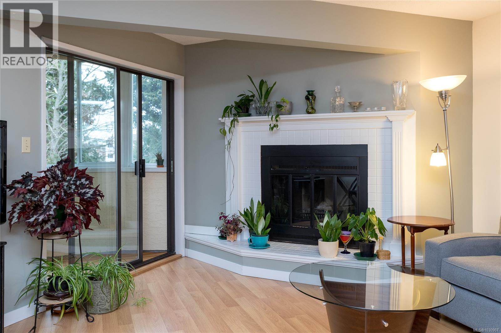 303 9900 Fifth St, Sidney