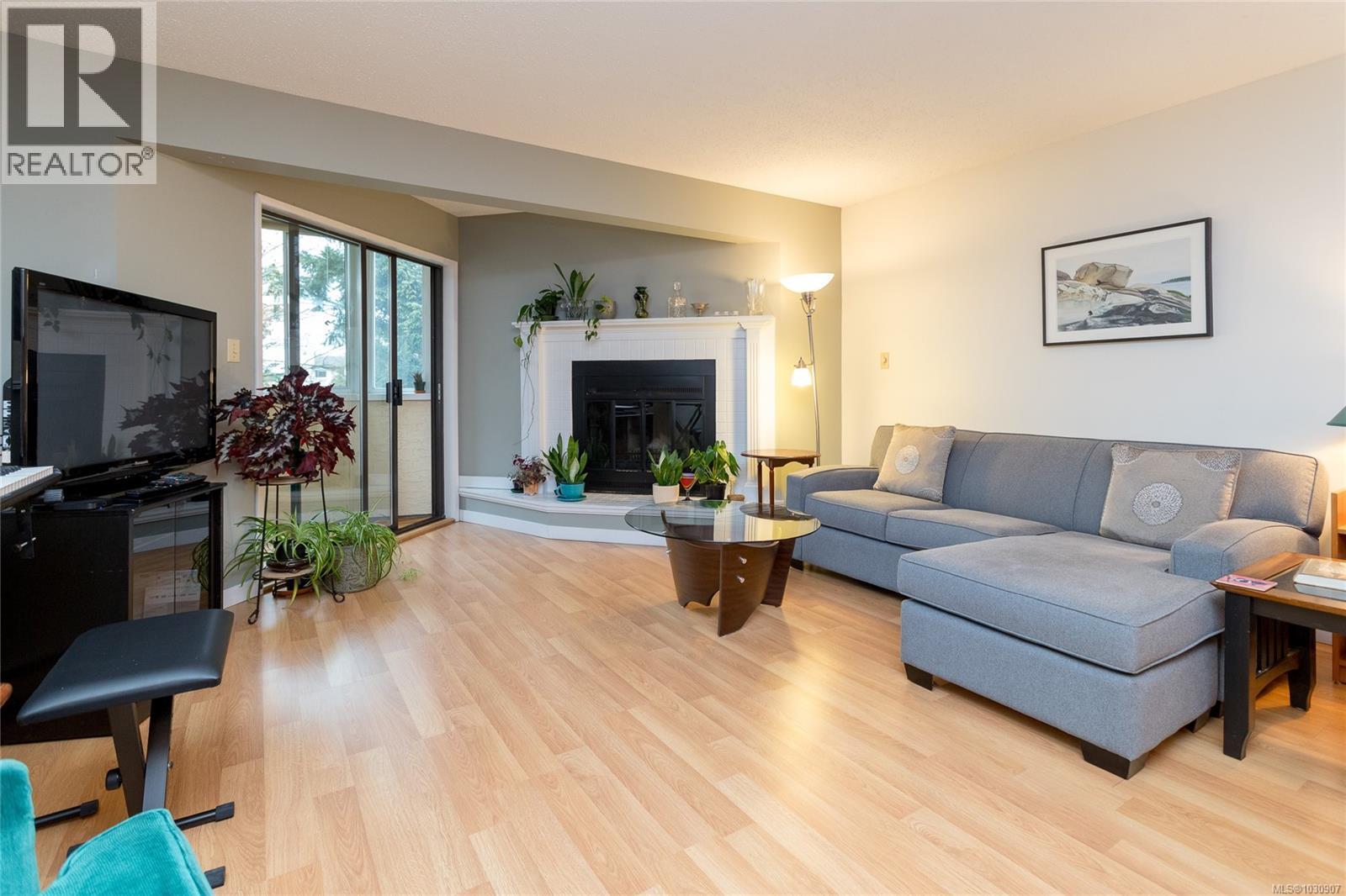 303 9900 Fifth St, Sidney