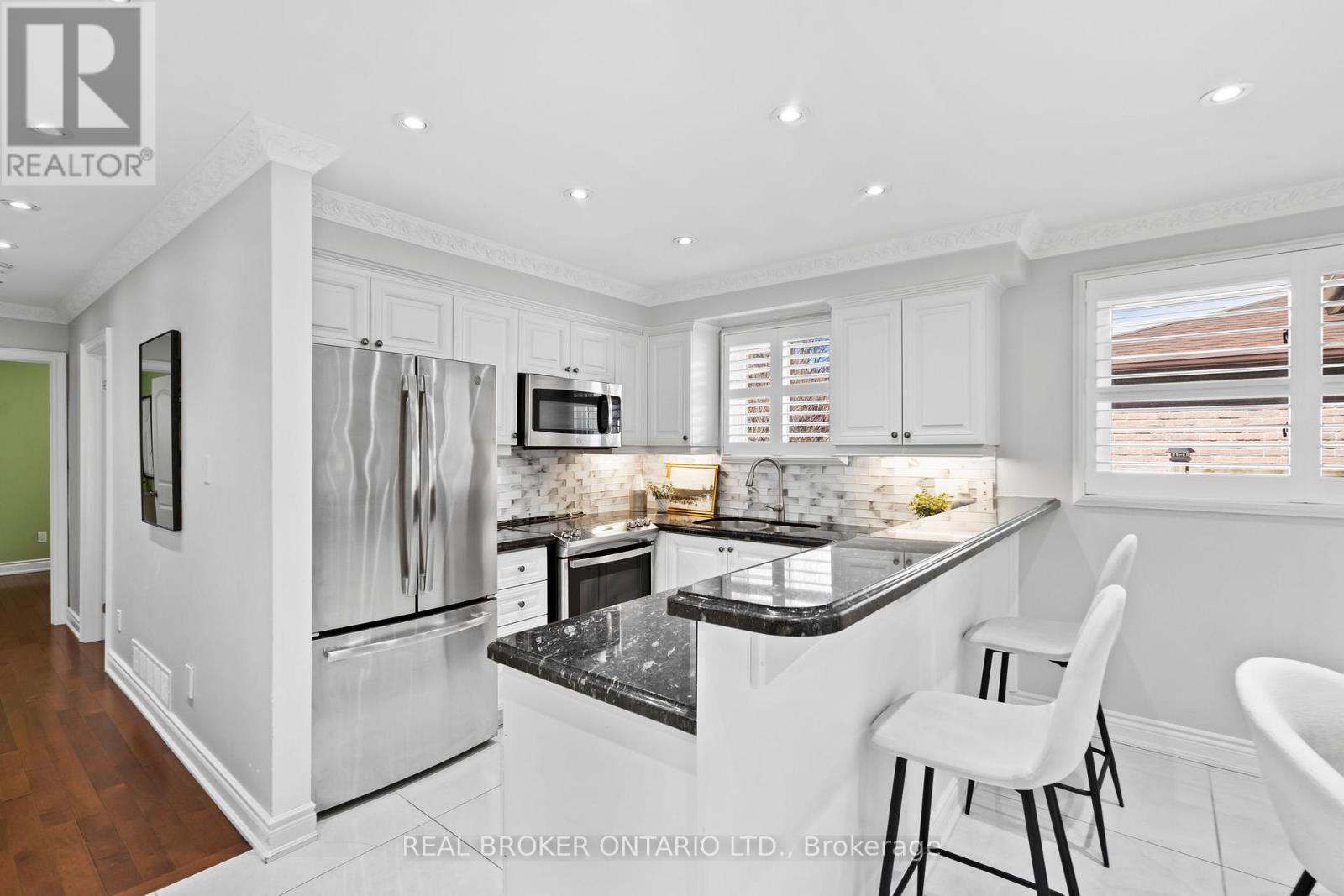 704 COULSON AVENUE - 13