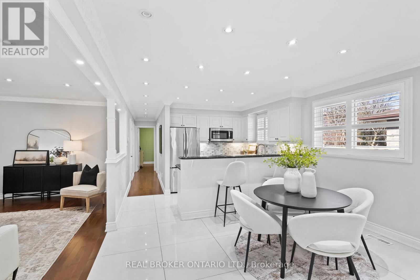 704 COULSON AVENUE - 17