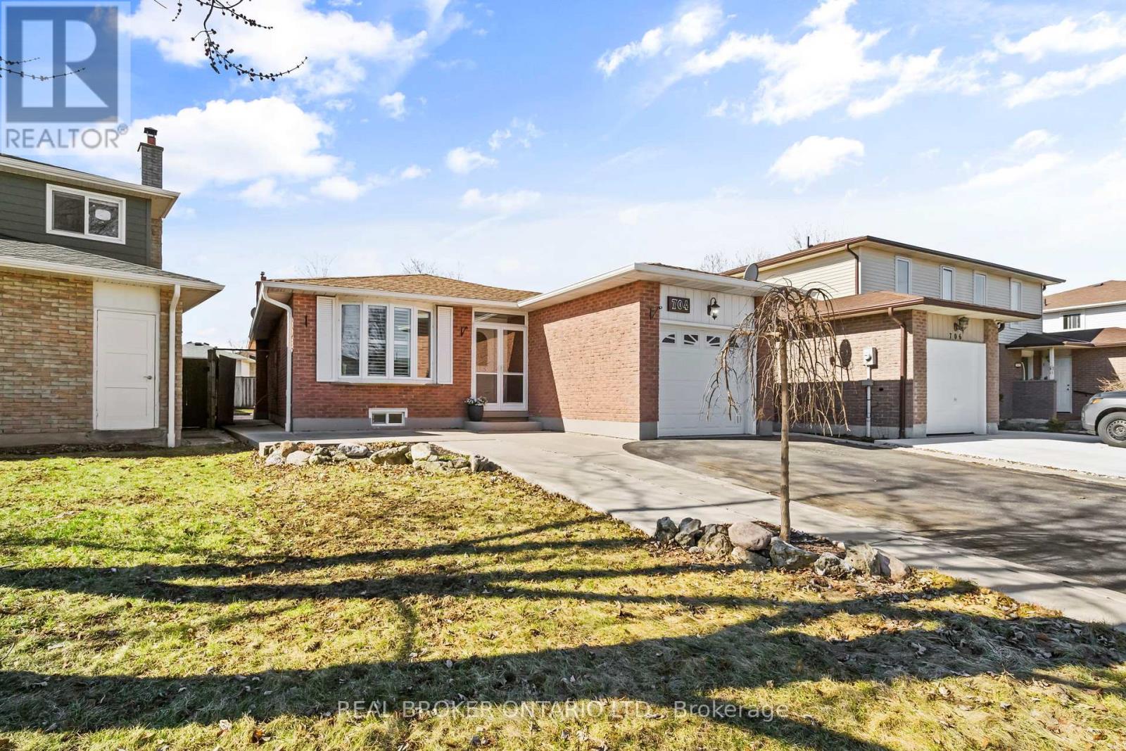 704 COULSON AVENUE - Image 2