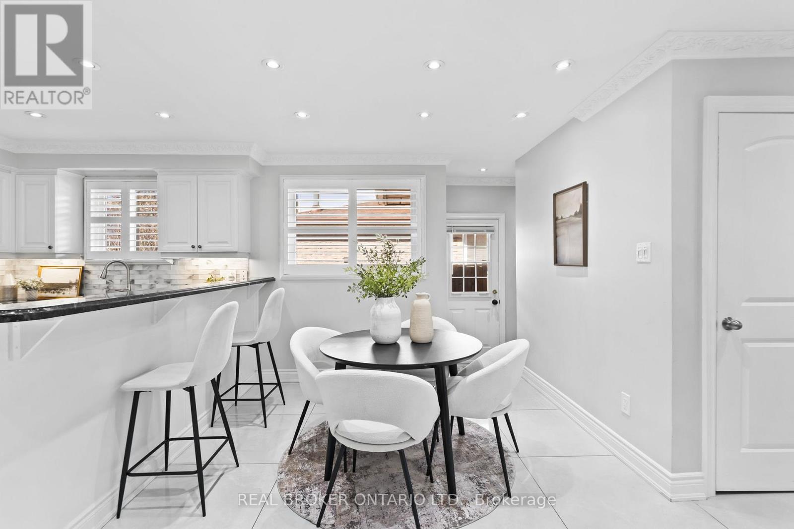 704 COULSON AVENUE - 20