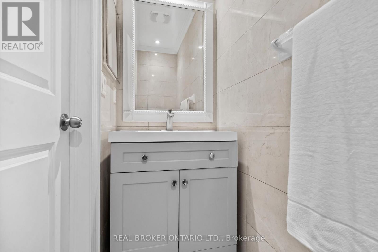 704 COULSON AVENUE - 21