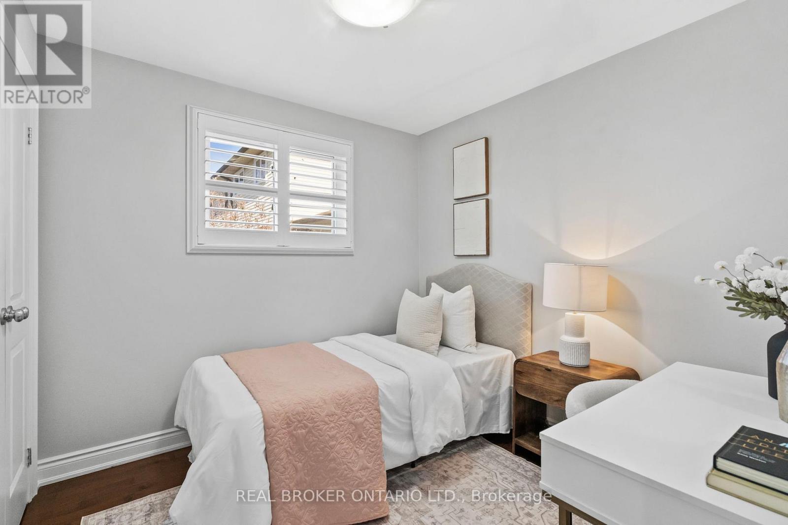 704 COULSON AVENUE - 23