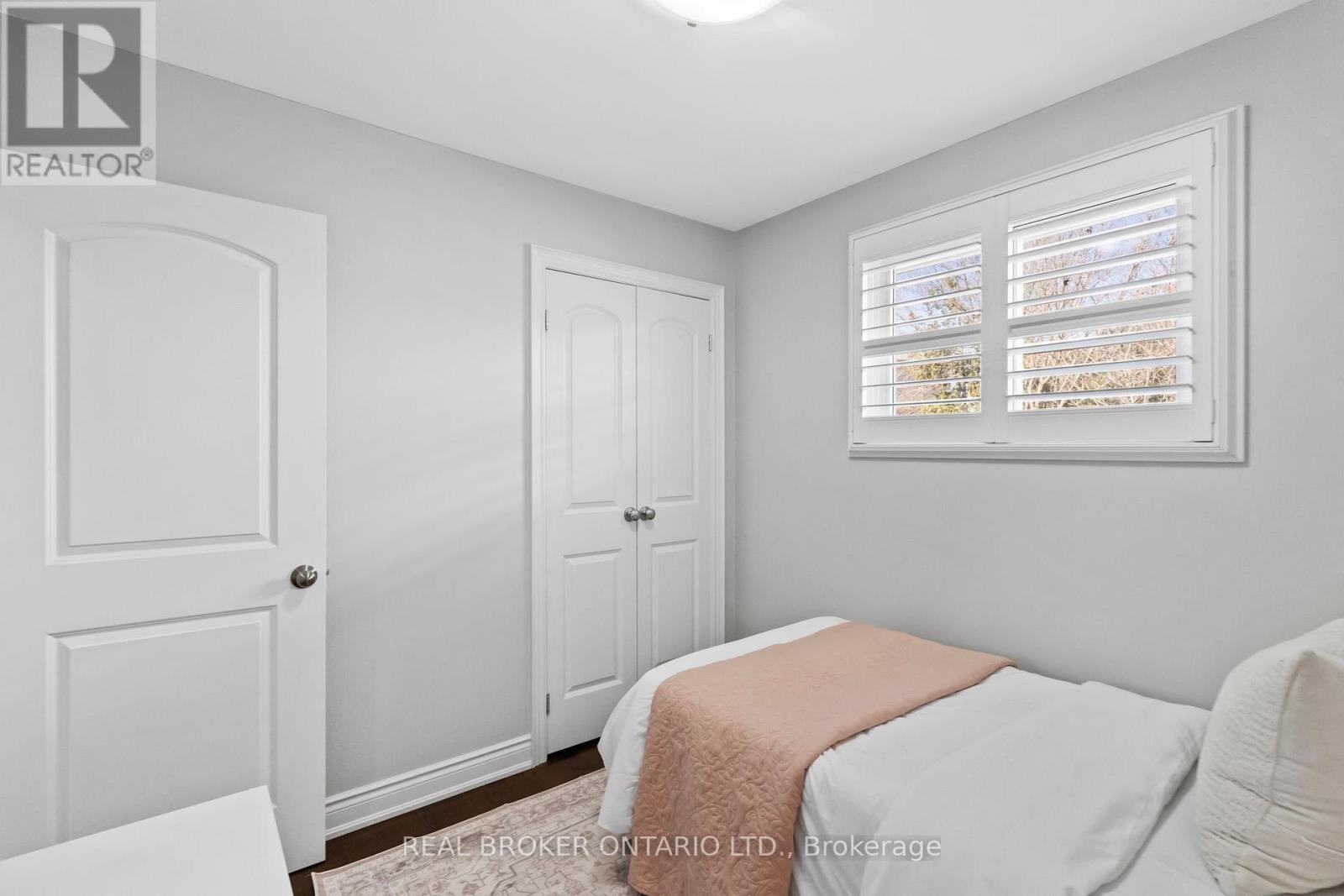 704 COULSON AVENUE - 25