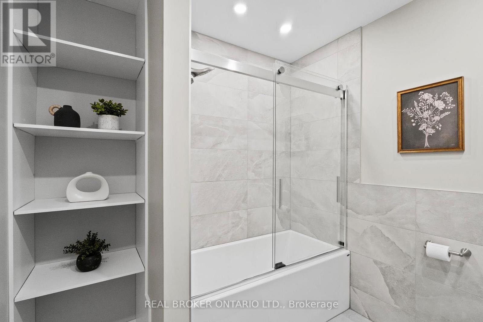 704 COULSON AVENUE - 34