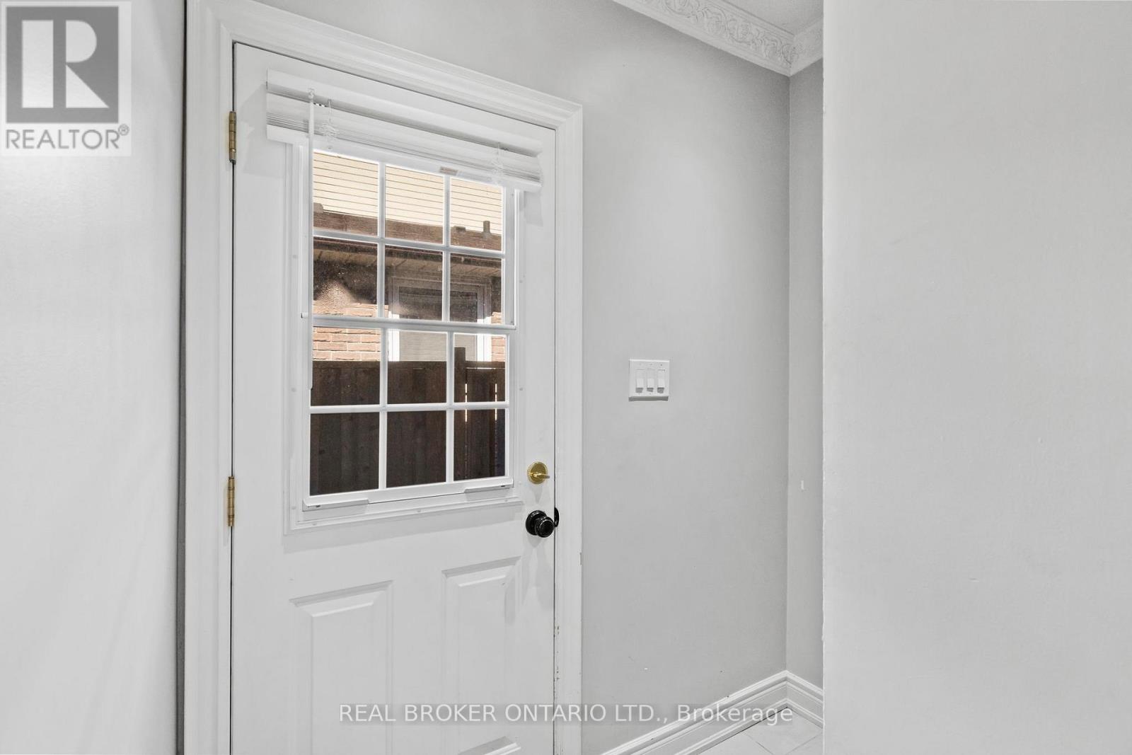 704 COULSON AVENUE - 35