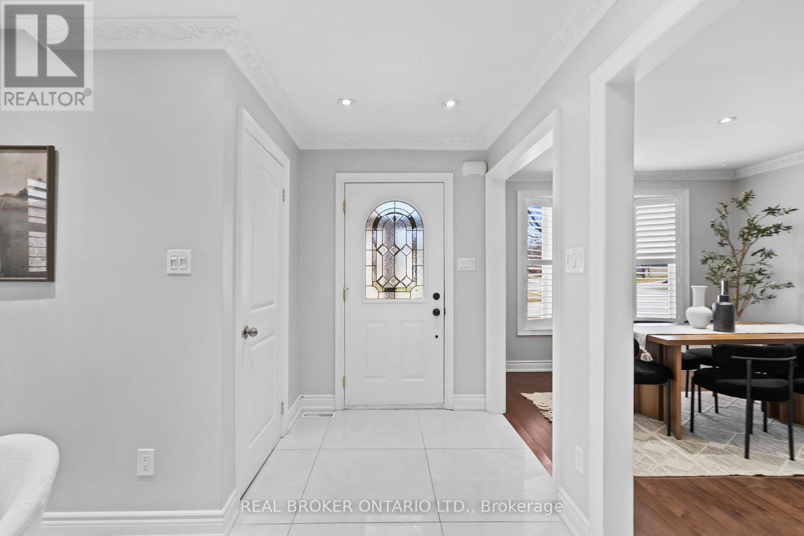 704 COULSON AVENUE - 4