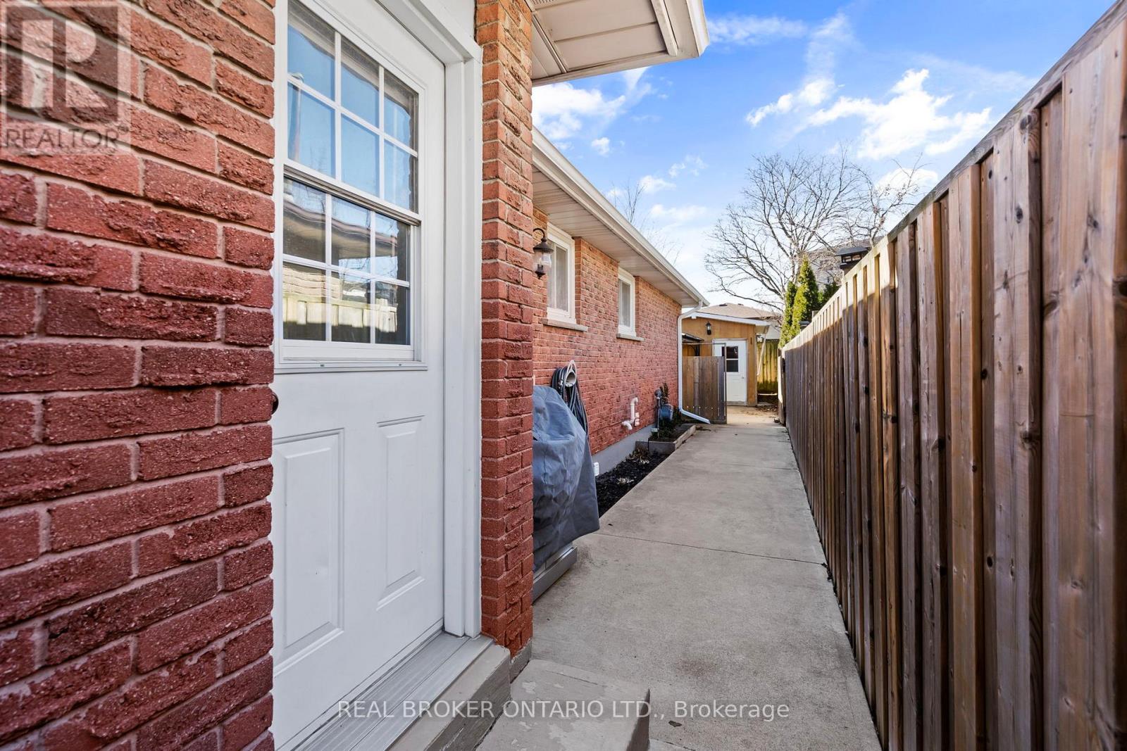704 COULSON AVENUE - 47