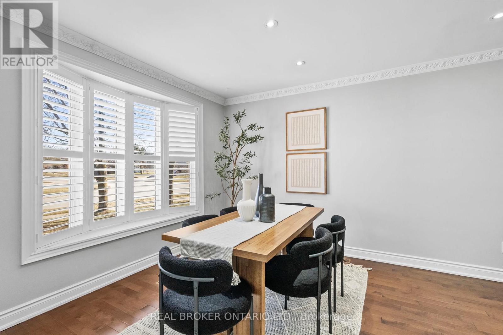 704 COULSON AVENUE - 5