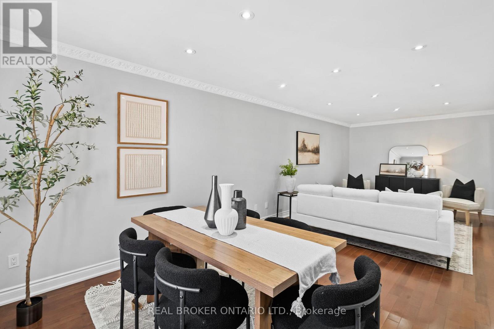 704 COULSON AVENUE - 8