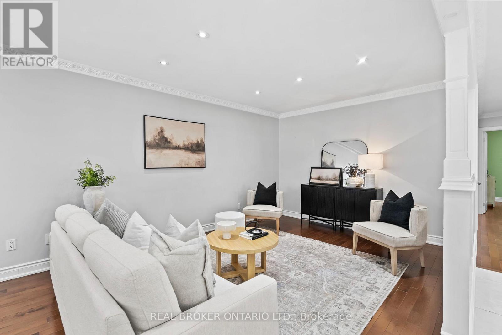 704 COULSON AVENUE - 9