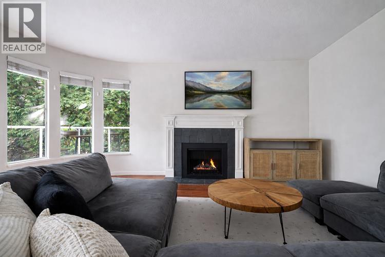 202 320 W 2ND STREET, North Vancouver