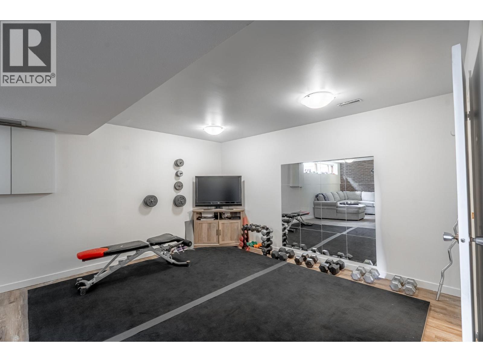 913 HUNTLEIGH Crescent, Kamloops