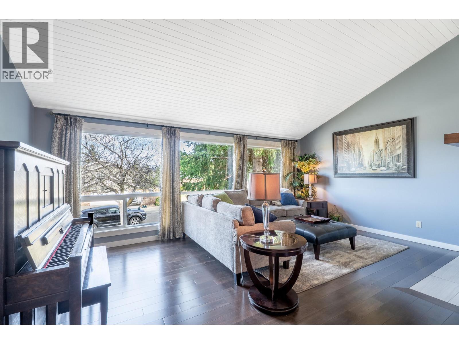 913 HUNTLEIGH Crescent, Kamloops