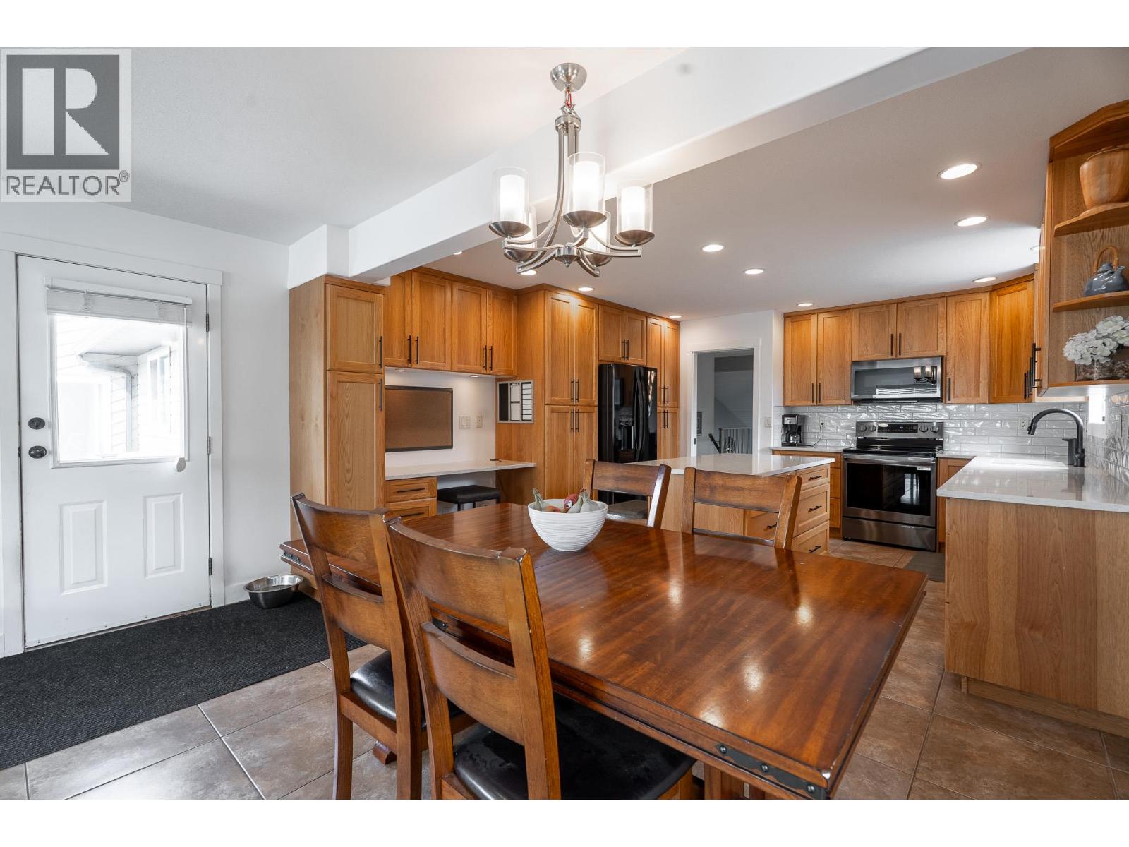 913 HUNTLEIGH Crescent, Kamloops