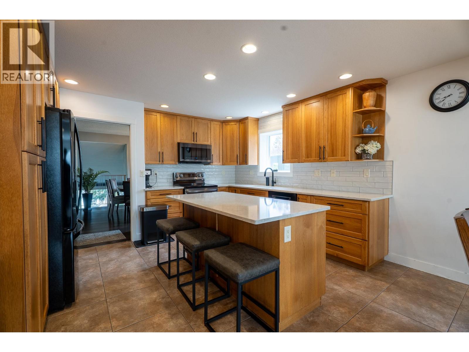 913 HUNTLEIGH Crescent, Kamloops