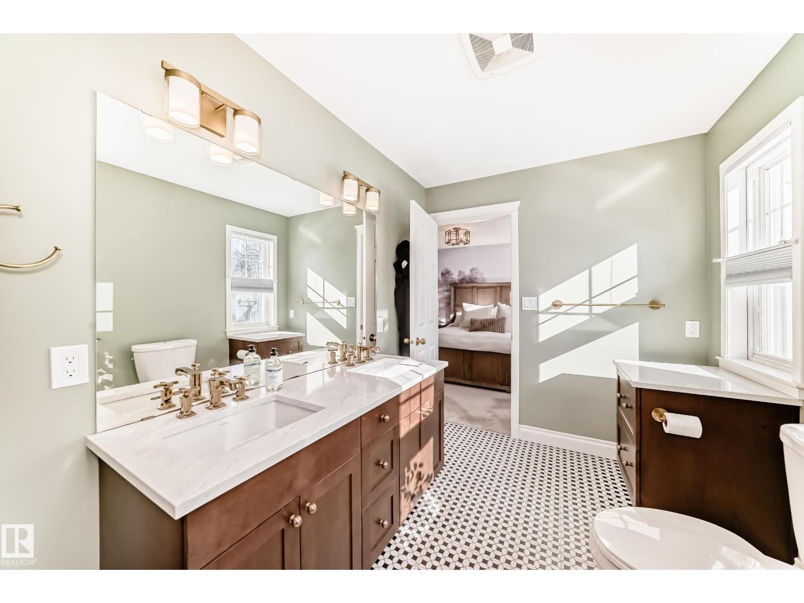 10812 128 ST NW, Edmonton