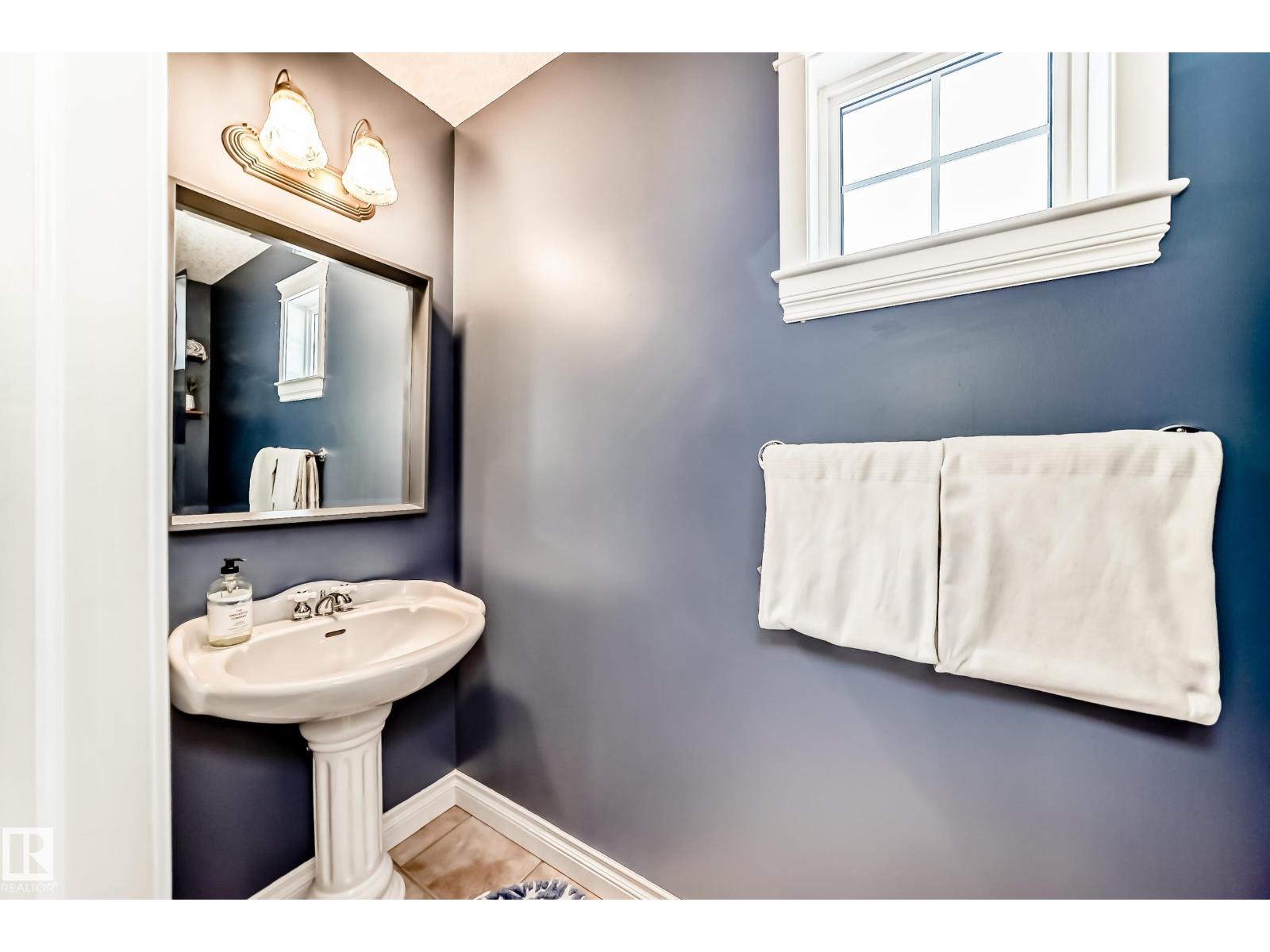 10812 128 ST NW, Edmonton